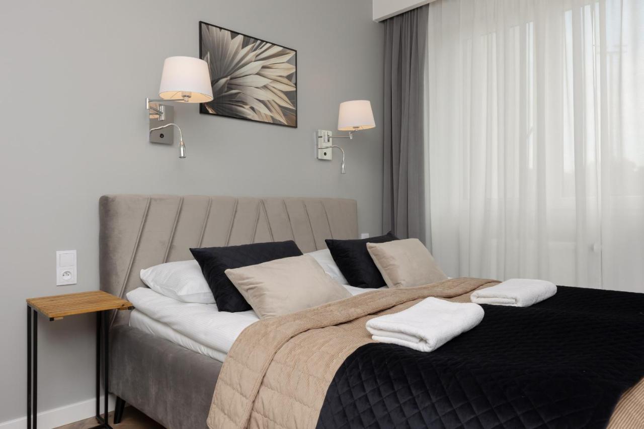 Stunning Family Apartment Ursynow With Parking & Balcony By Noclegi Renters Warschau Buitenkant foto