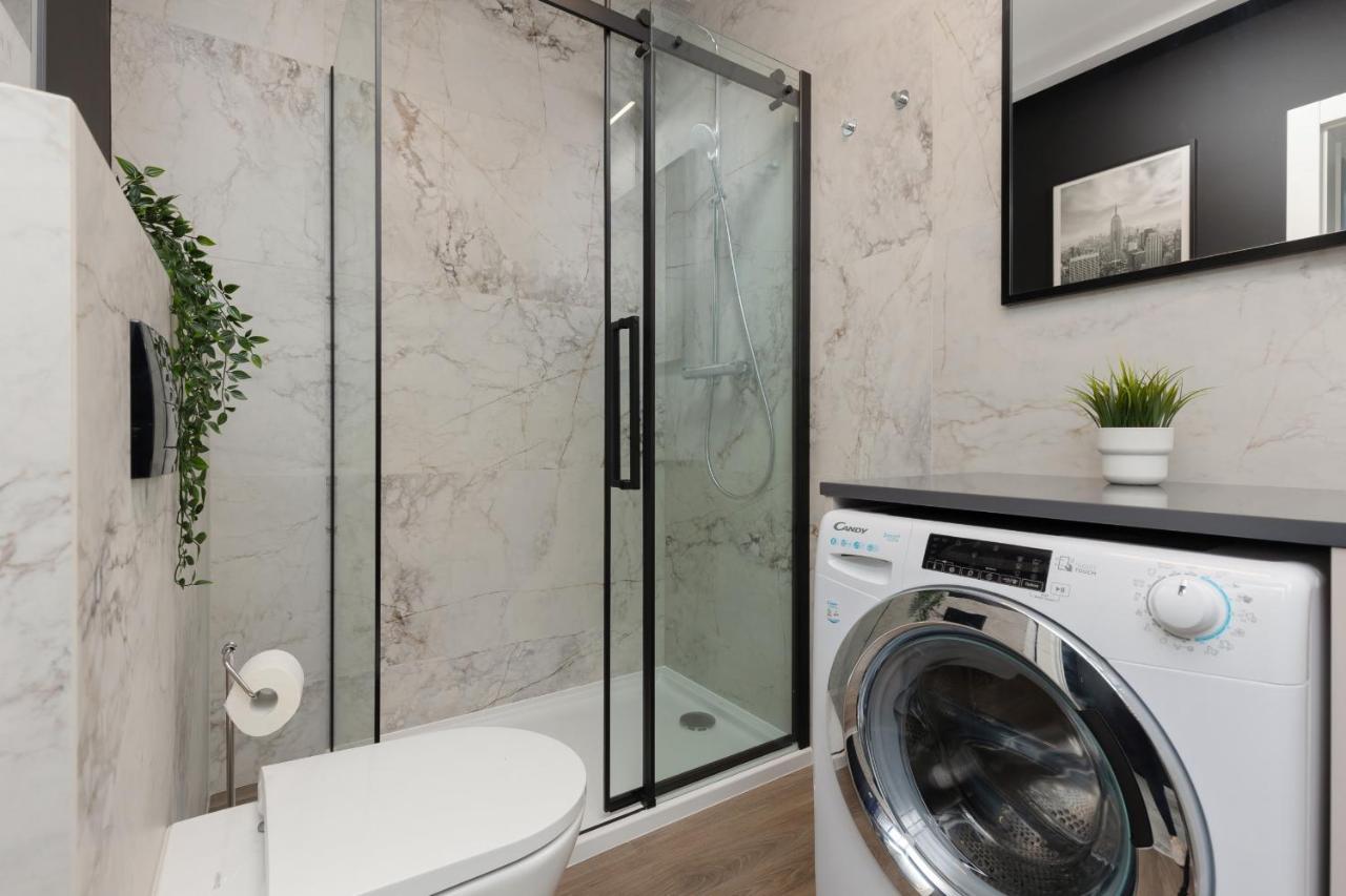 Stunning Family Apartment Ursynow With Parking & Balcony By Noclegi Renters Warschau Buitenkant foto